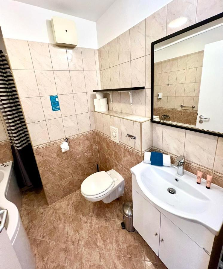 Star Apartments With Free Parking บูดาเปสต์ ภายนอก รูปภาพ